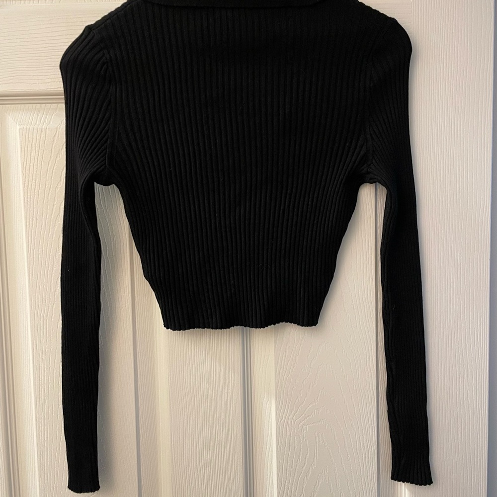H&M Black Ribbed V-Neck Collared Sweater - Picture 2 of 7